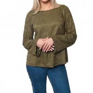 NEW SNO SKINS embroidered scoop neck top in olive